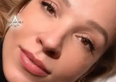 szálas szemöldök-és szájtetoválás után a Patkós Alexandra Excusive Beauty szalonban