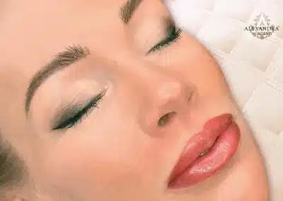 Egész arc tetoválása után a Patkós Alexandra Exclusive Beauty szalonban