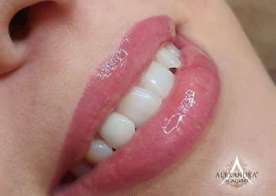 Ajaktetoválás a Patkós Alexandra Exclusive Beauty szalonban