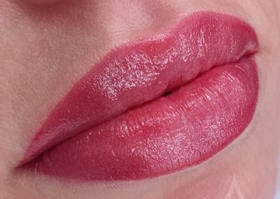 Ajaktetoválás a Patkós Alexandra Exclusive Beauty szalonban