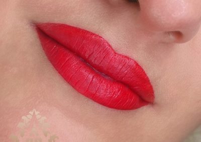 Ajaktetoválás a Patkós Alexandra Exclusive Beauty szalonban