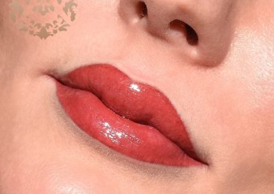 Ajaktetoválás a Patkós Alexandra Exclusive Beauty szalonban