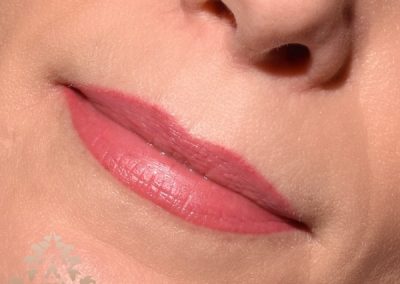 Ajaktetoválás a Patkós Alexandra Exclusive Beauty szalonban