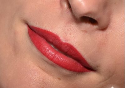 Ajaktetoválás a Patkós Alexandra Exclusive Beauty szalonban