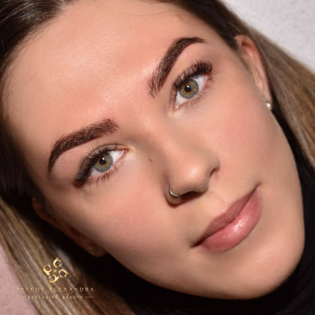 Ajaktetoválás a Patkós Alexandra Exclusive Beauty szalonban